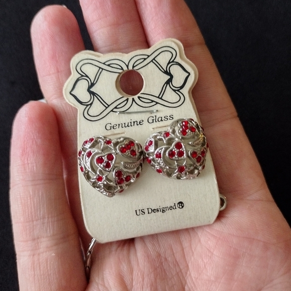 Silver and Glass Red Heart Pendant Necklace and Earring Set NWT - Picture 8 of 12